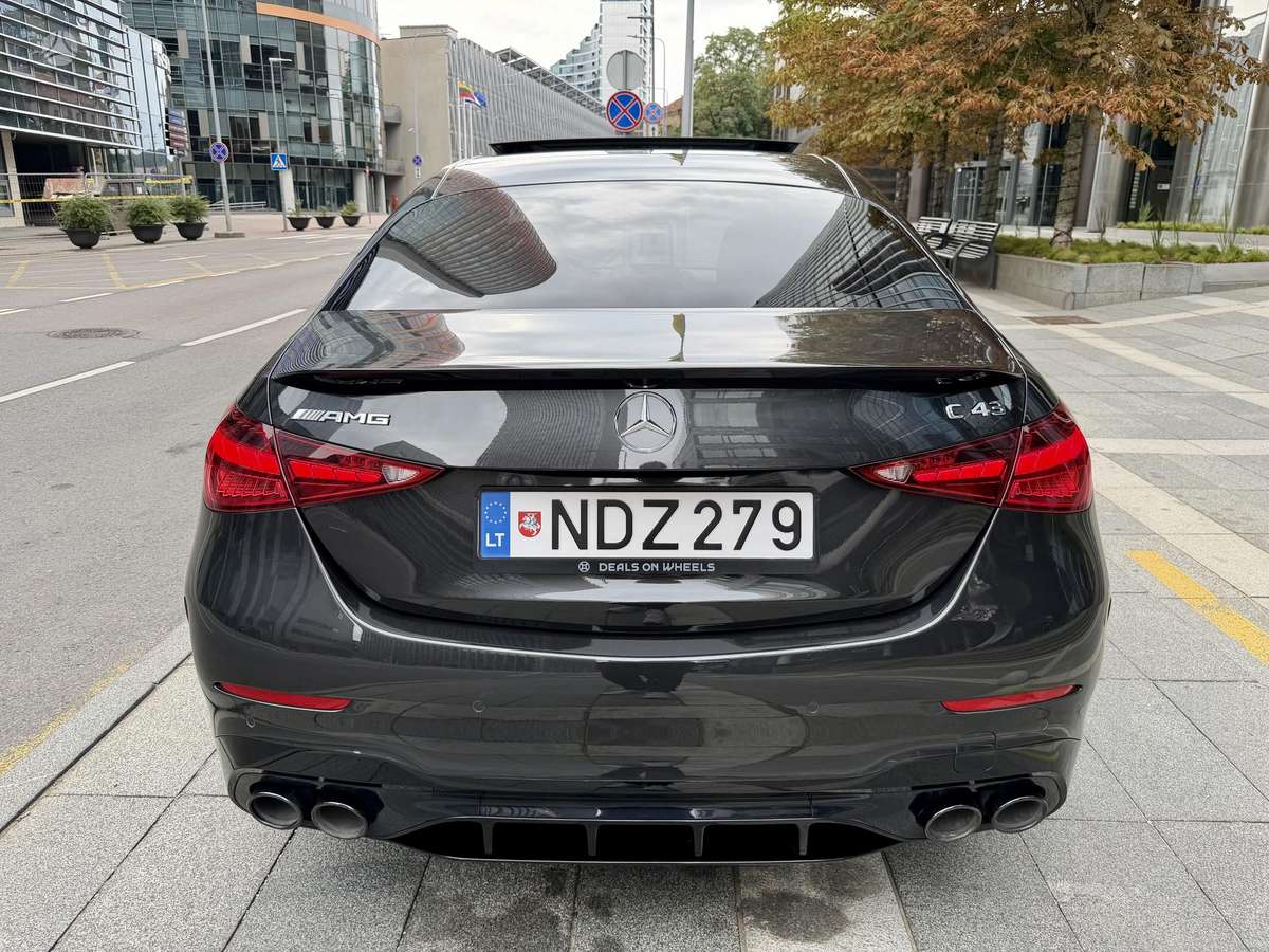 Mercedes-Benz C43 AMG - 9