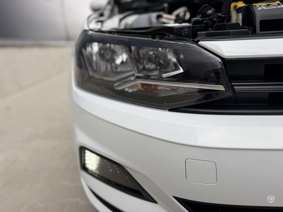 Volkswagen Polo - 2