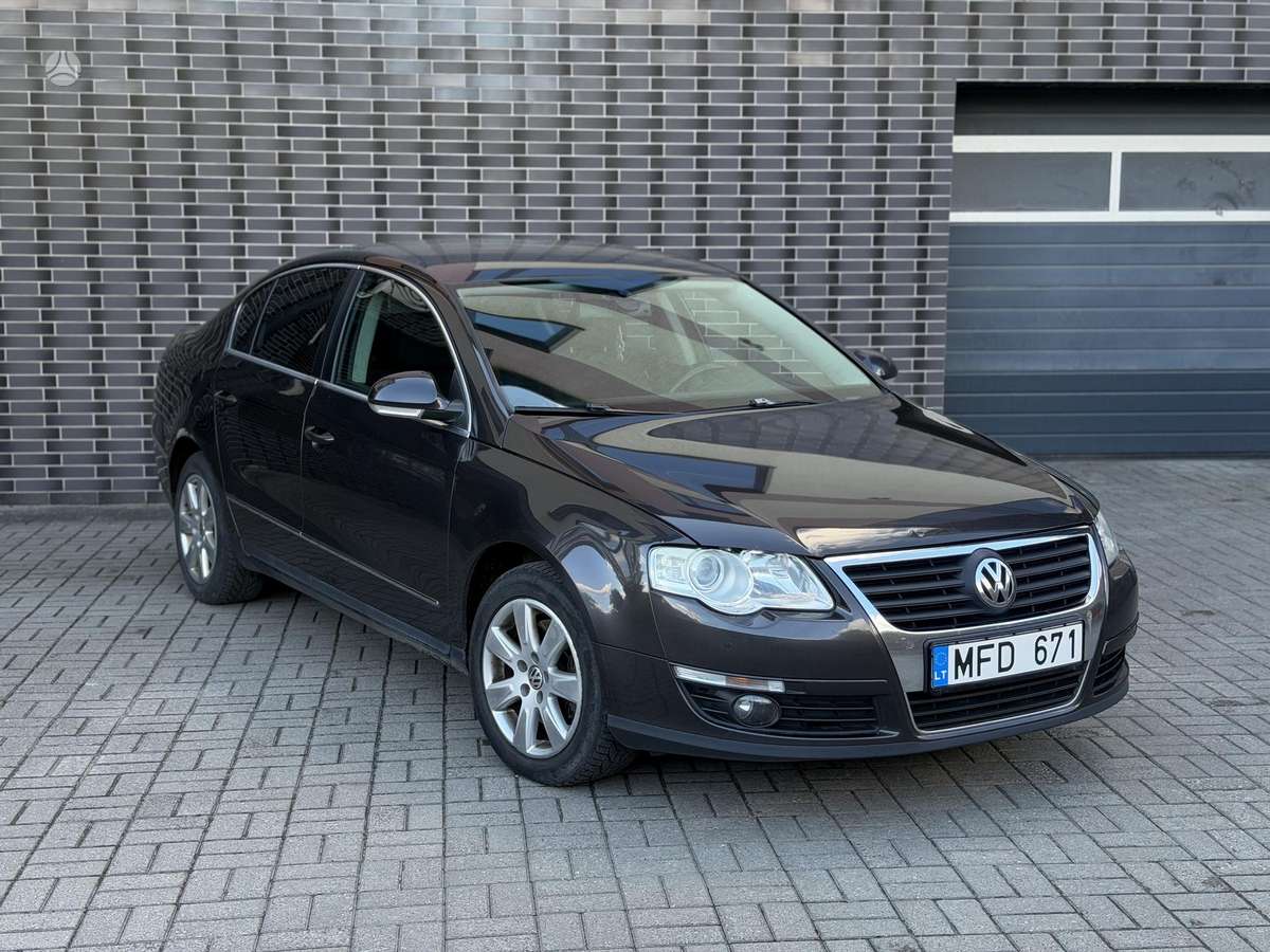 Volkswagen Passat - 1