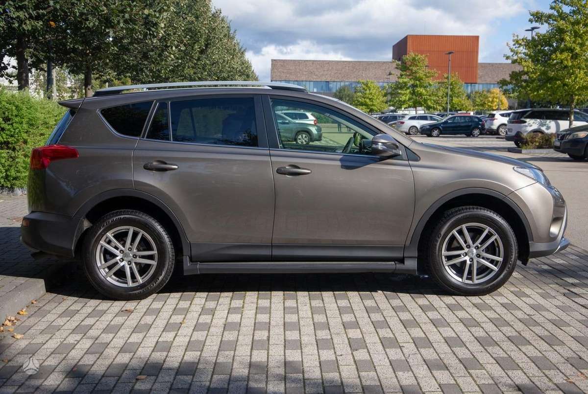 Toyota RAV4 - 6
