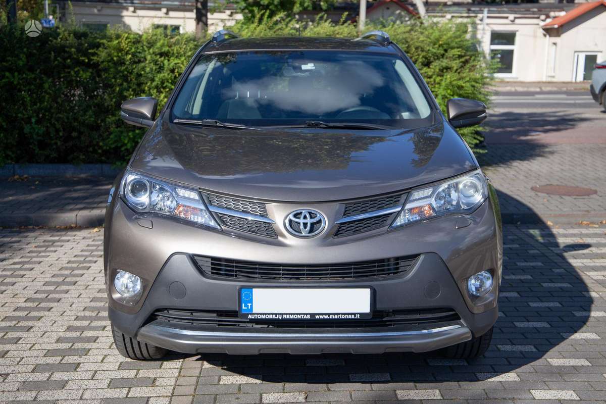 Toyota RAV4 - 8
