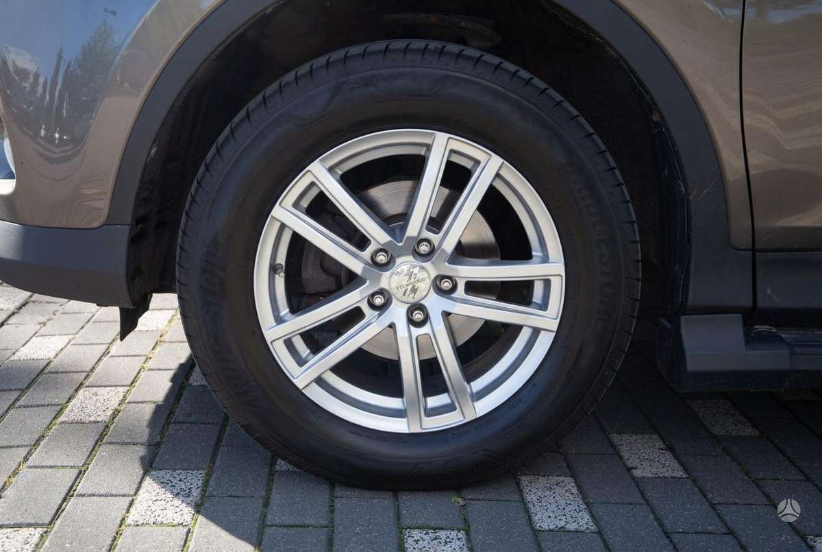 Toyota RAV4 - 10