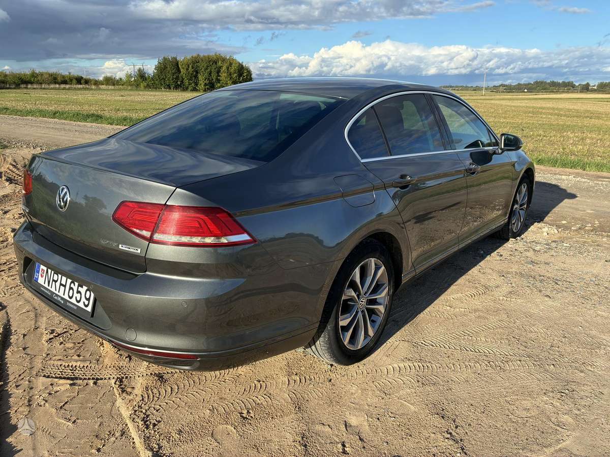 Volkswagen Passat - 4