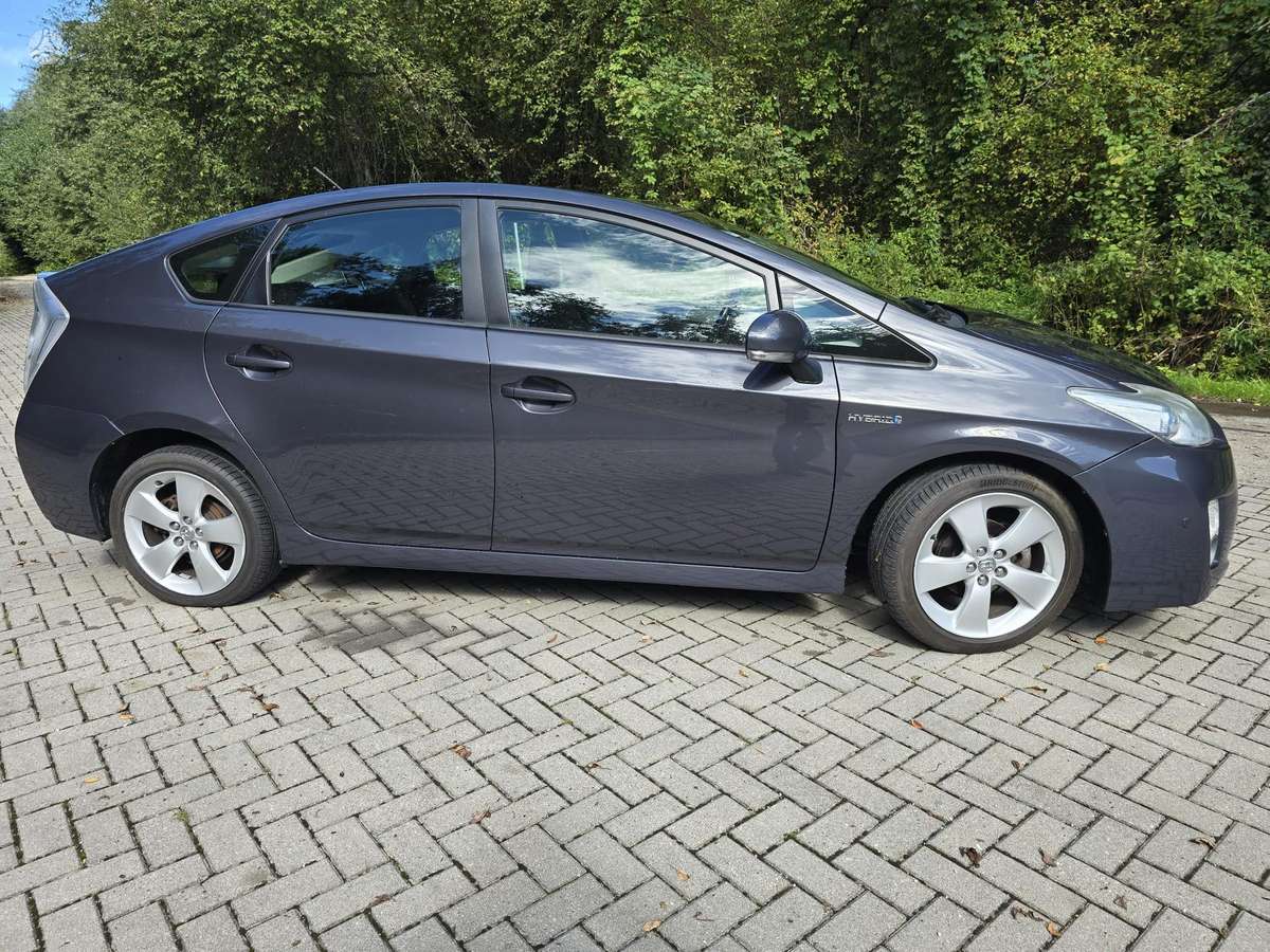 Toyota Prius - 4
