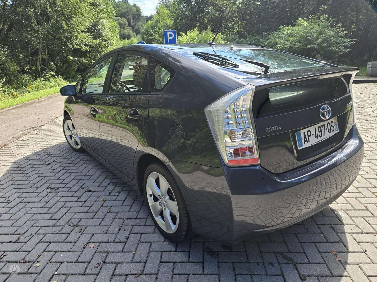Toyota Prius - 5