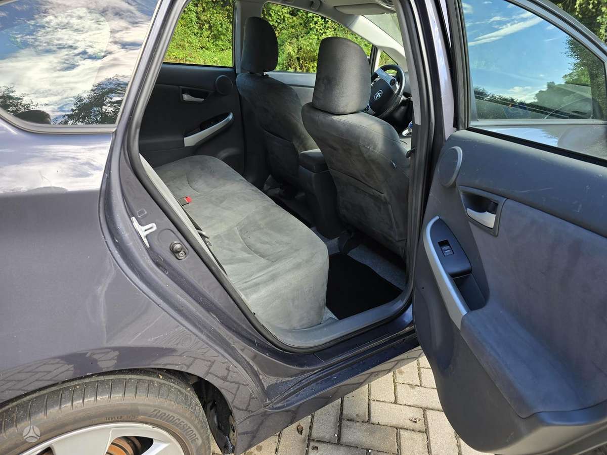Toyota Prius - 10