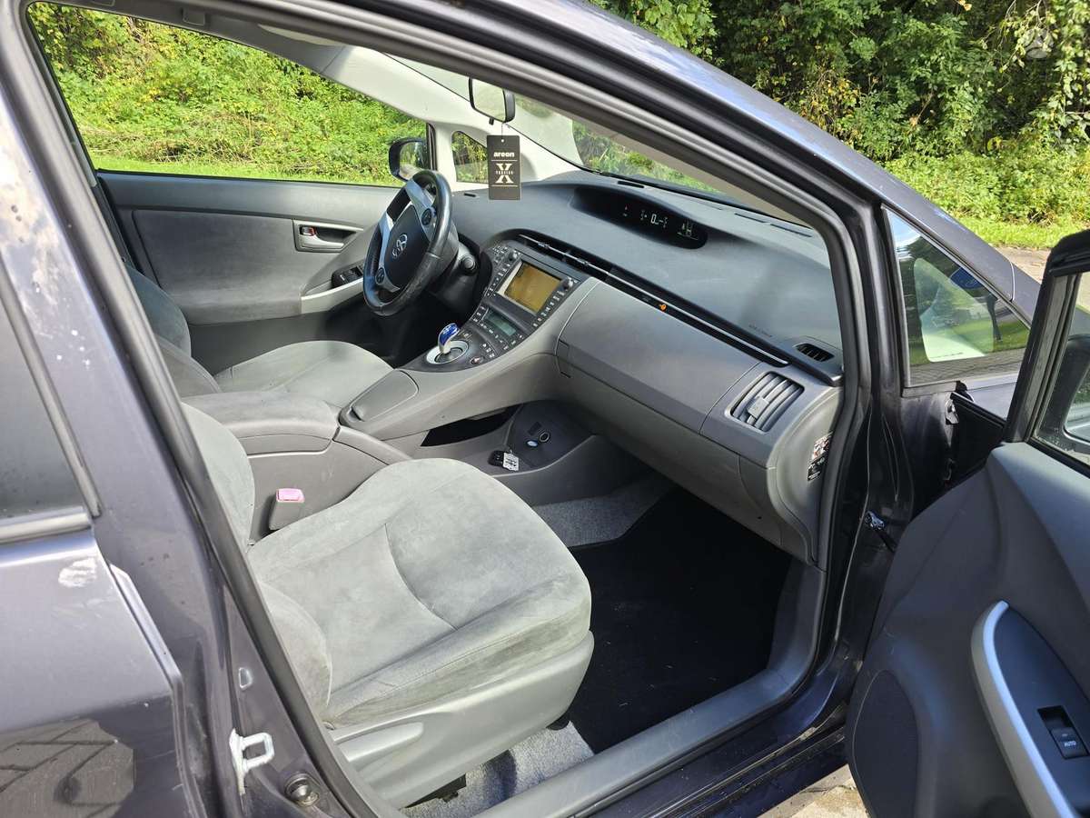Toyota Prius - 8
