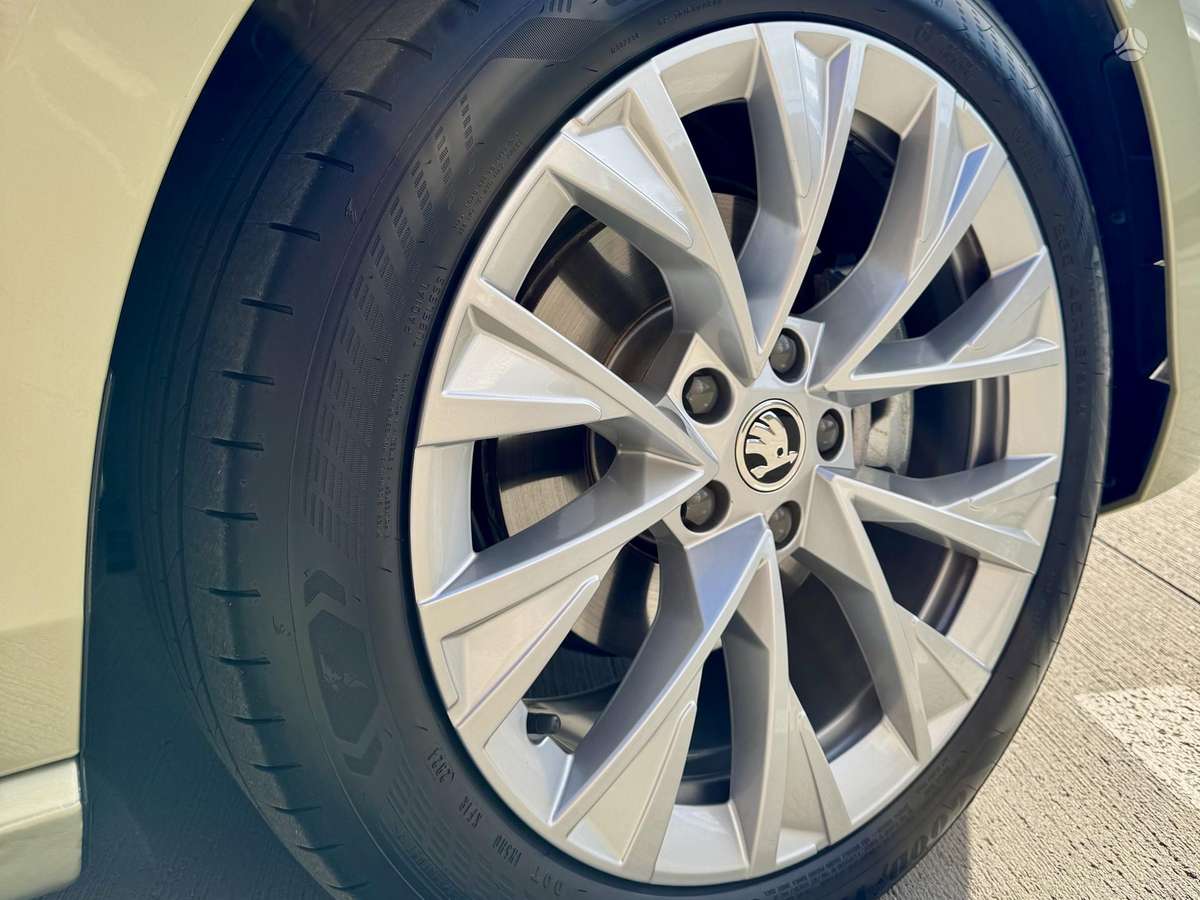 Skoda Superb, 1.5 l., Хэтчбек