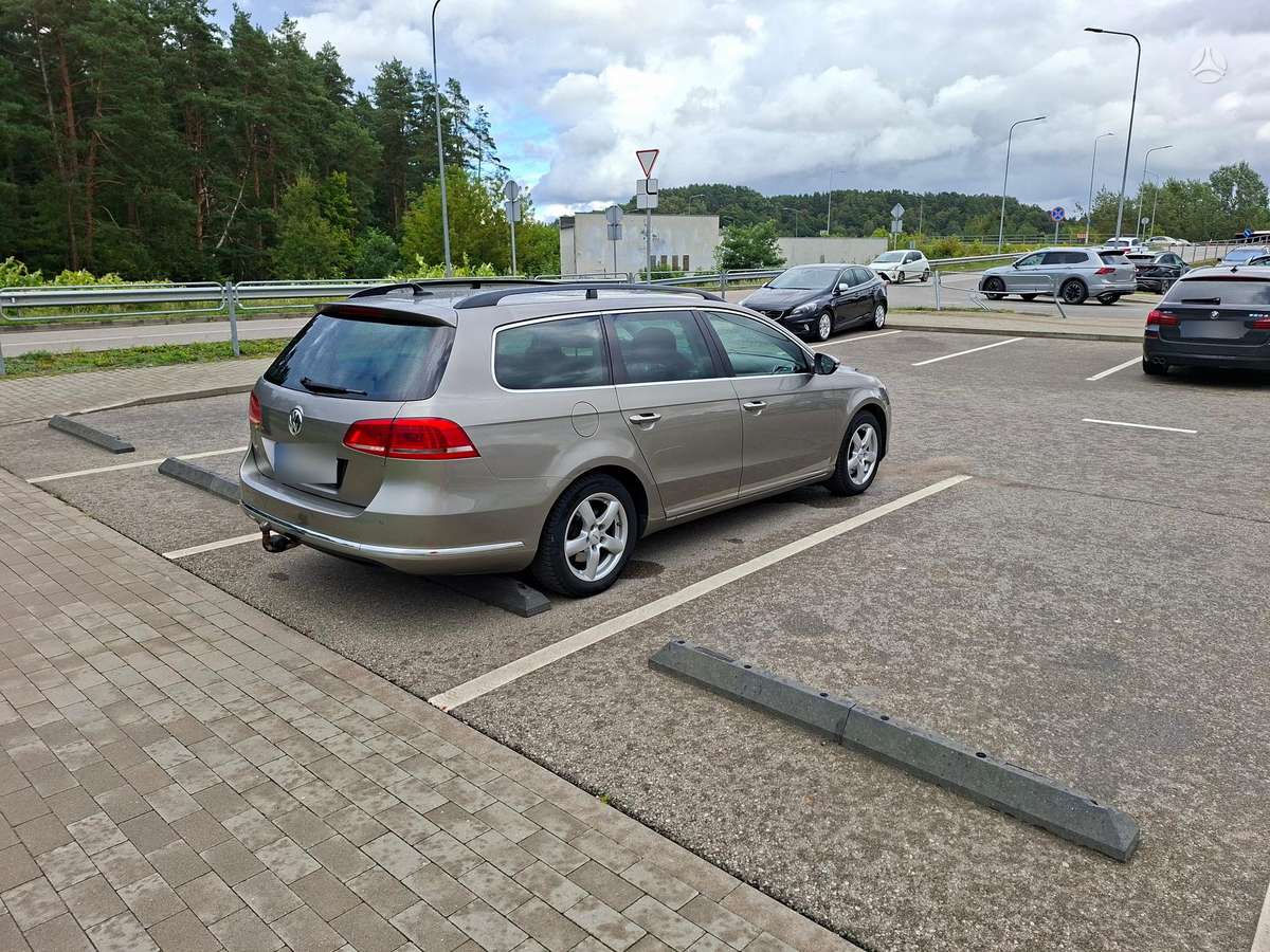 Volkswagen Passat - 2