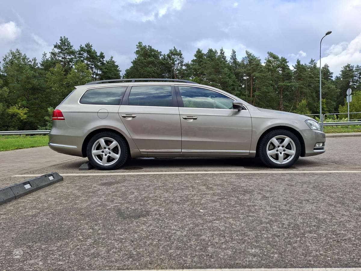 Volkswagen Passat - 4