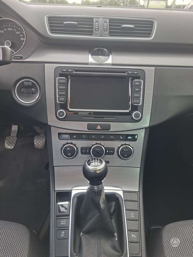 Volkswagen Passat - 10