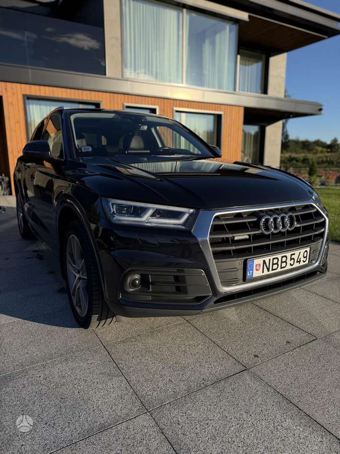 Audi Q5, 2.0 l., off-road / crossover