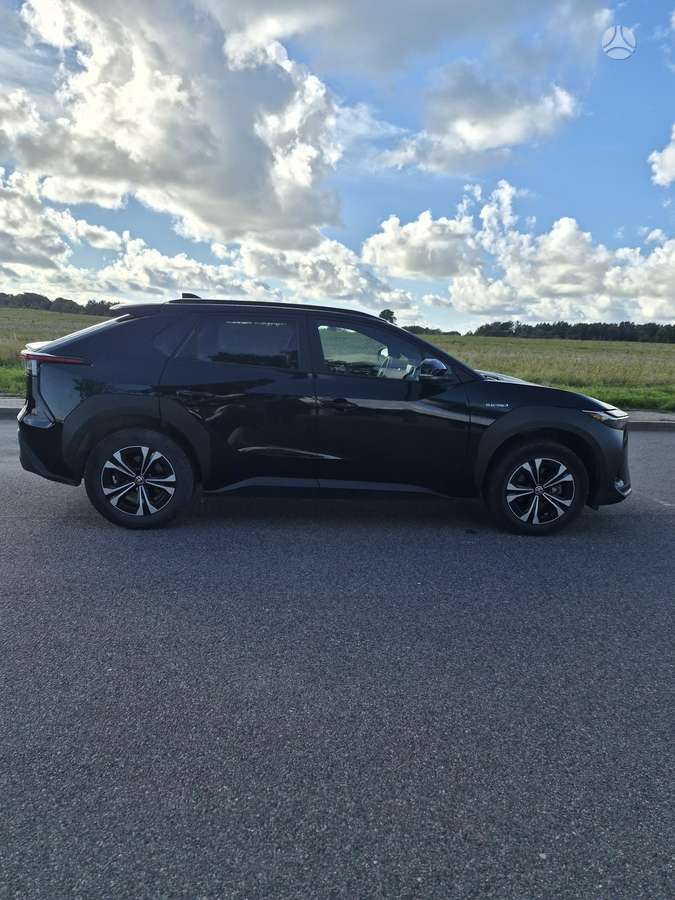 Toyota bZ4X - 4