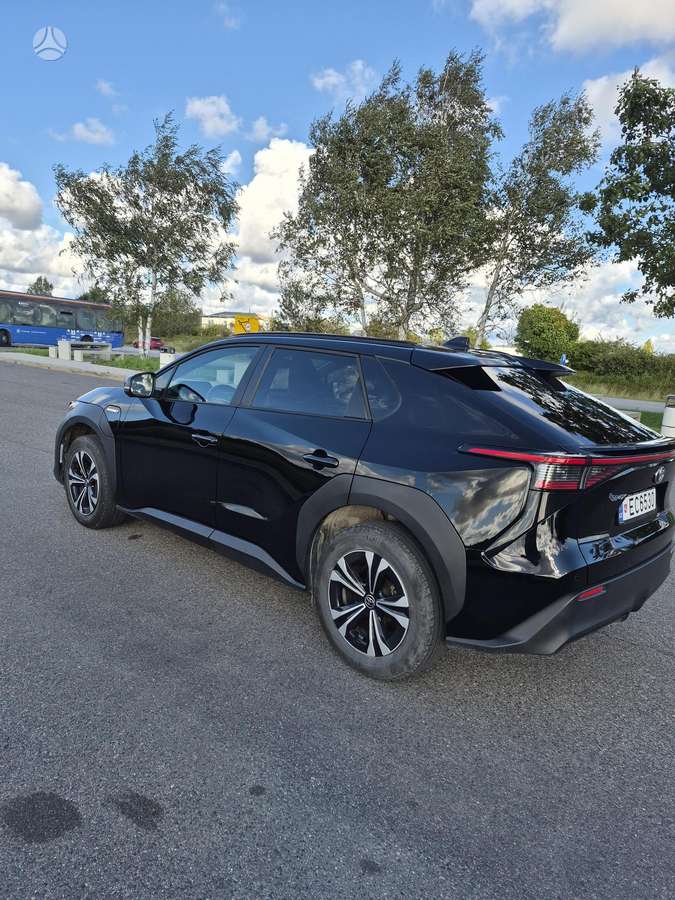 Toyota bZ4X - 8