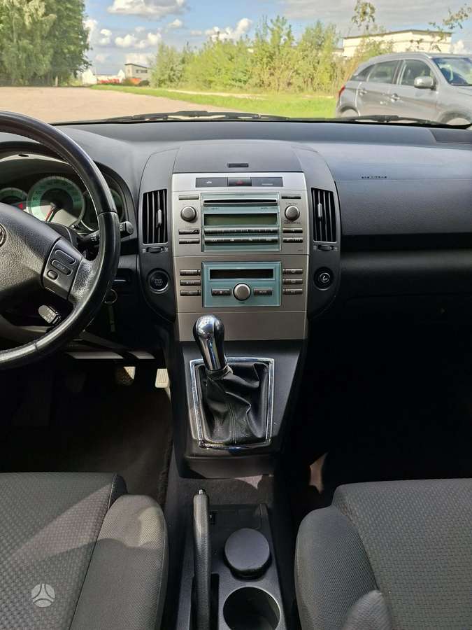 Toyota Corolla Verso - 7