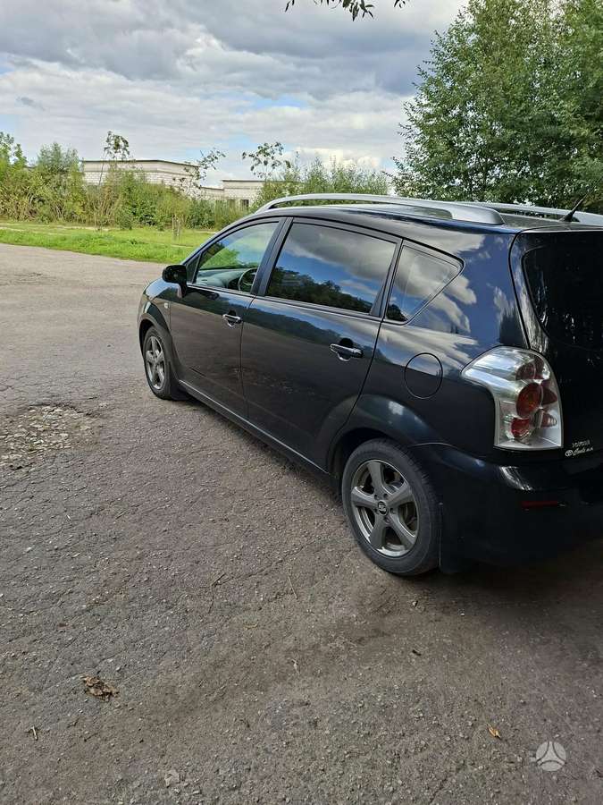 Toyota Corolla Verso - 3