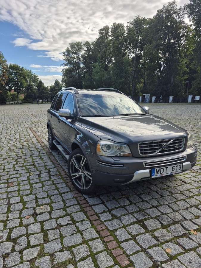 Volvo XC90 - 1