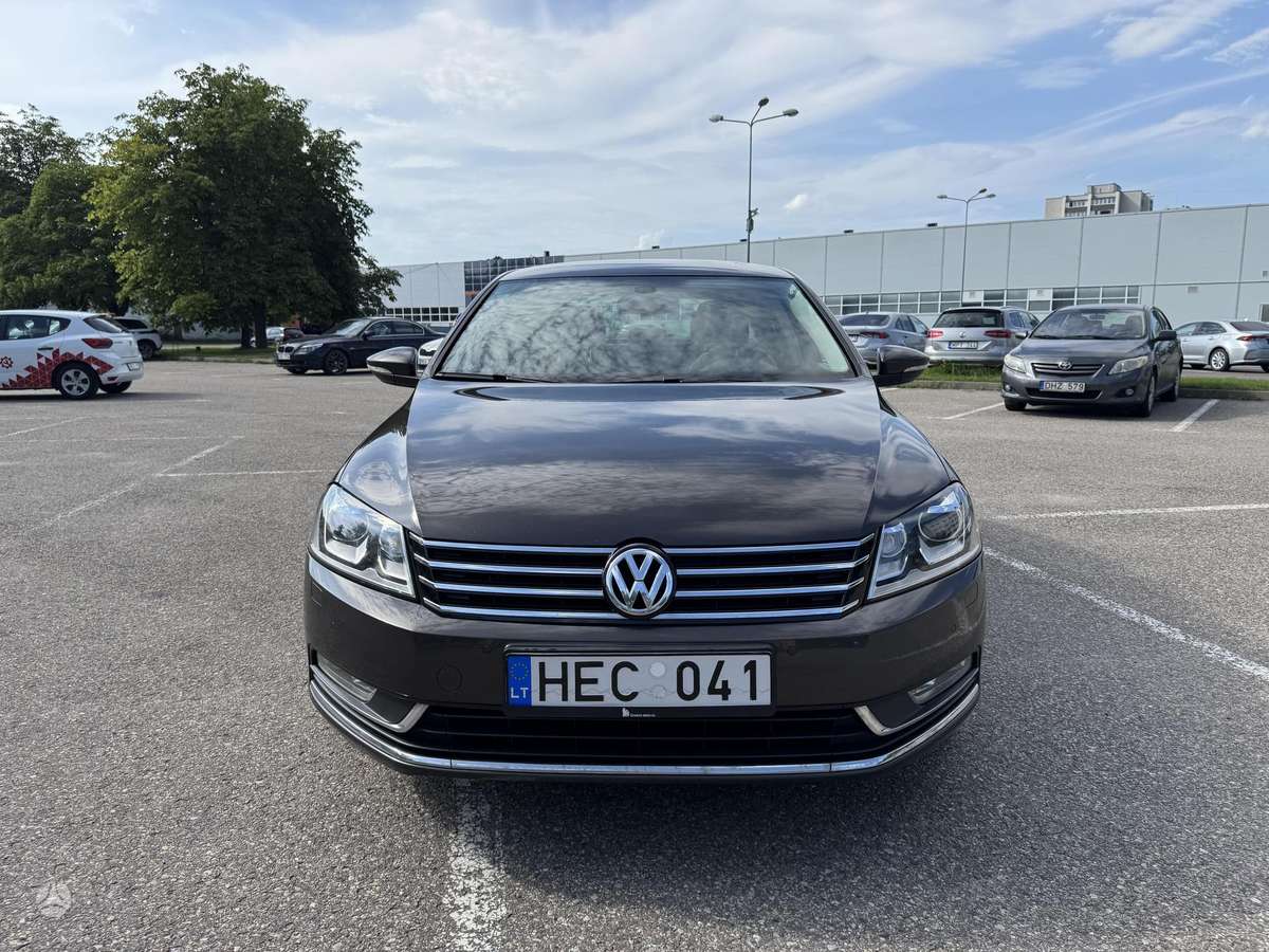 Volkswagen Passat - 8