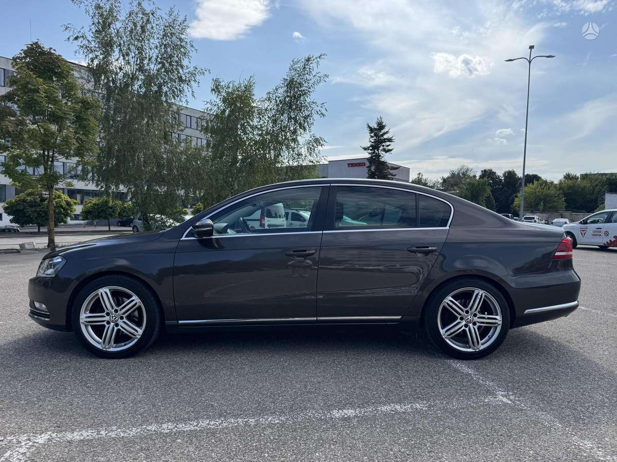 Volkswagen Passat - 2