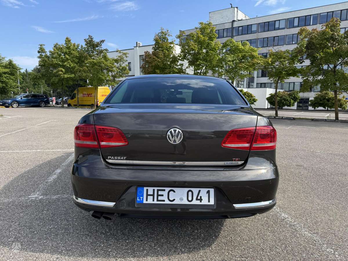 Volkswagen Passat - 4