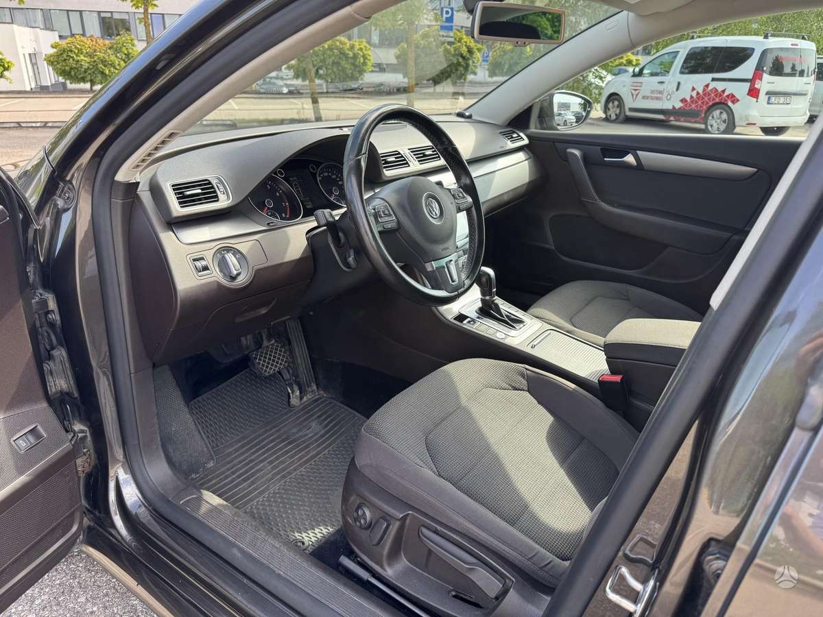 Volkswagen Passat - 10
