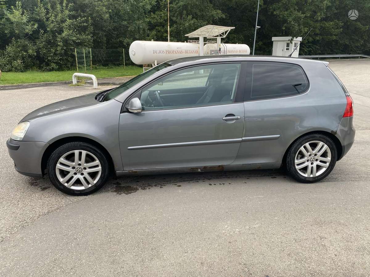 Volkswagen Golf - 4
