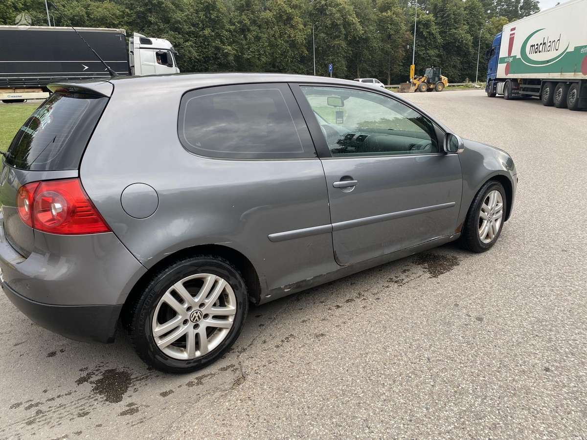 Volkswagen Golf - 6