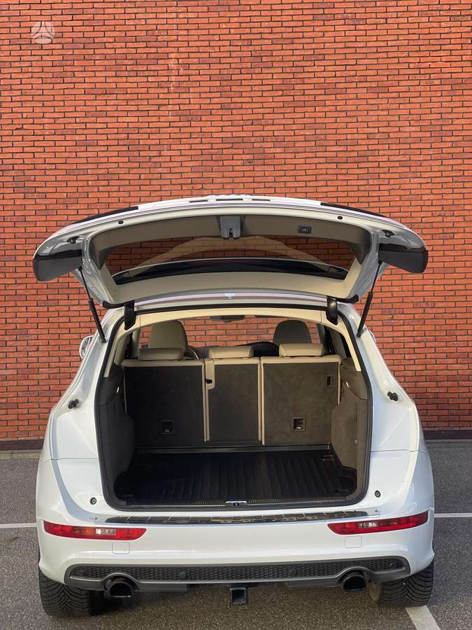 Audi Q5, 3.0 l., off-road / crossover