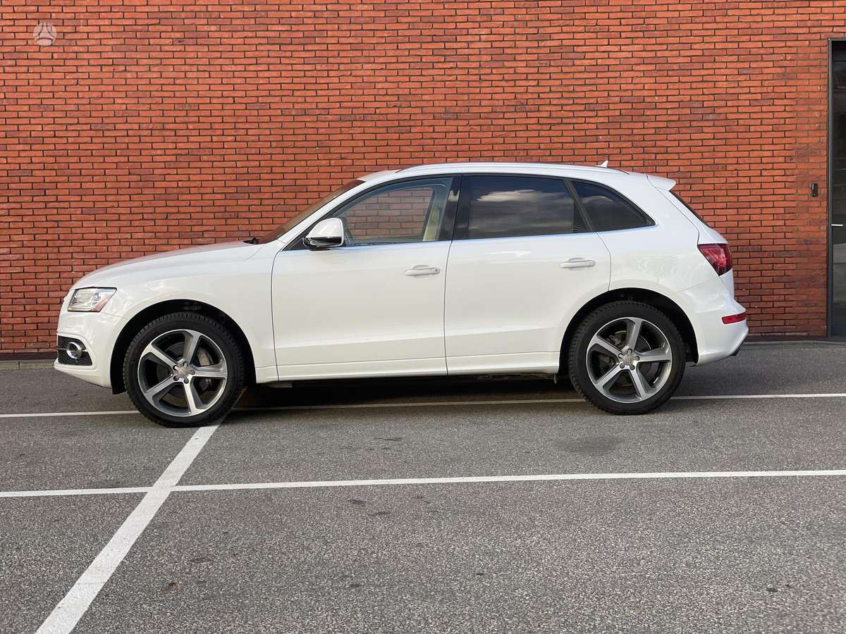 Audi Q5, 3.0 l., off-road / crossover