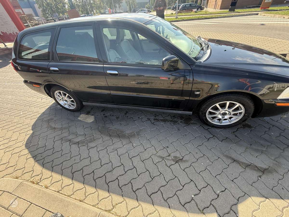 Volvo V40, 1.8 l., wagon