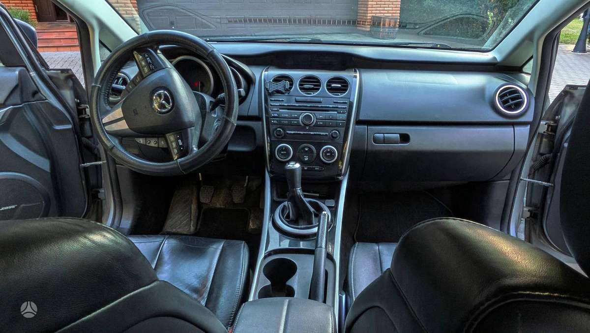 Mazda CX-7, 2.2 l., off-road / crossover