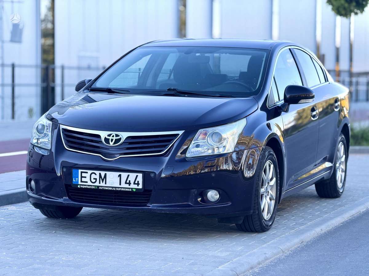 Toyota Avensis - 1