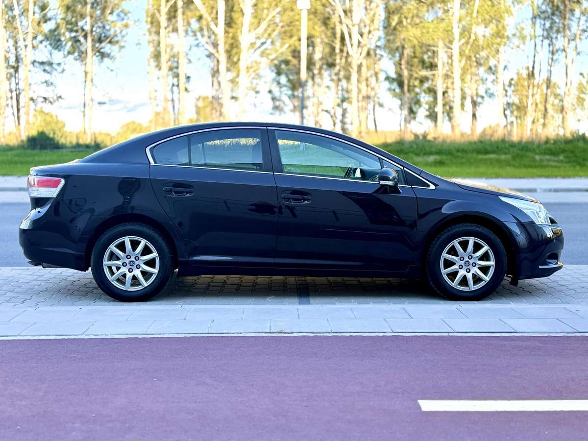 Toyota Avensis - 5