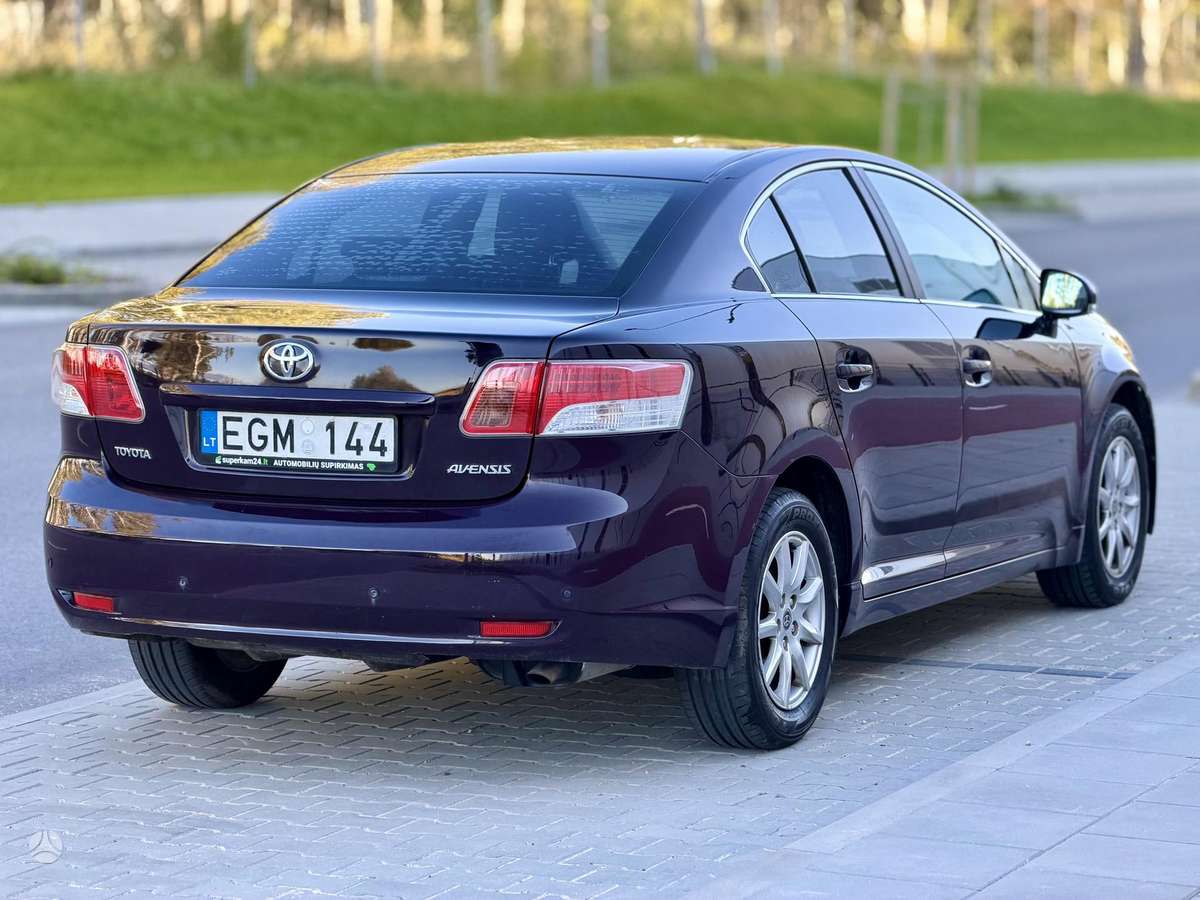 Toyota Avensis - 6