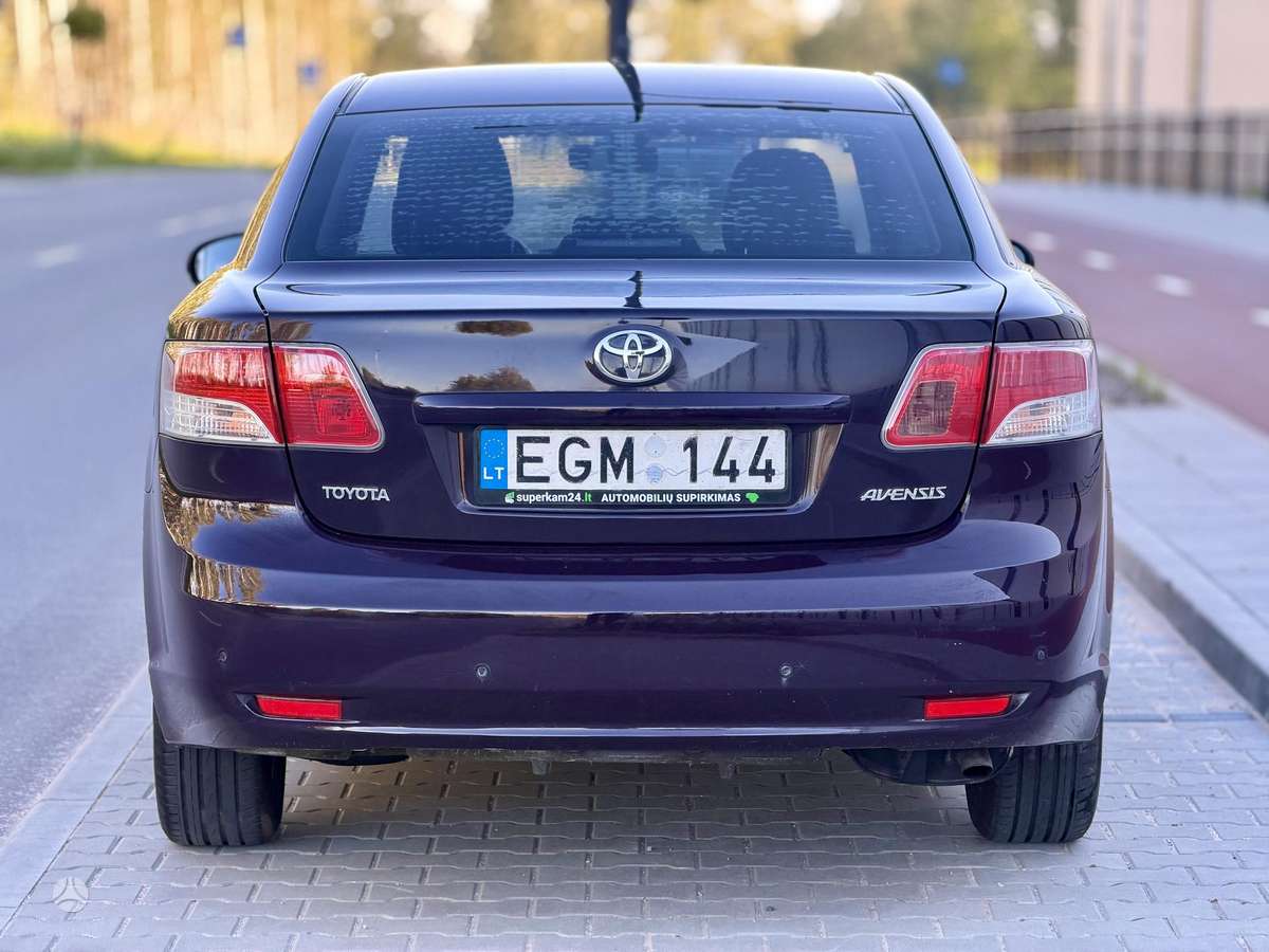Toyota Avensis - 7