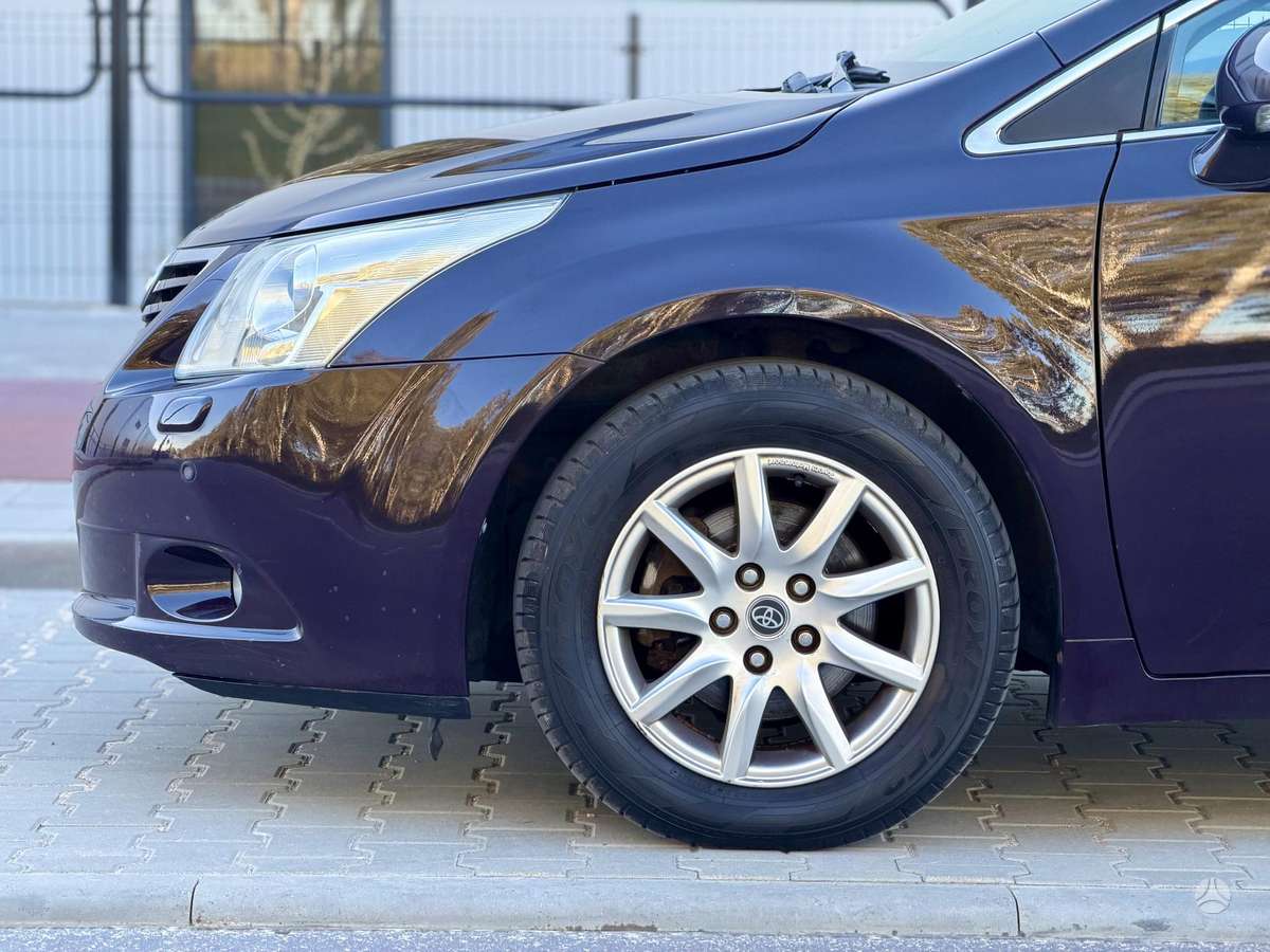 Toyota Avensis - 9