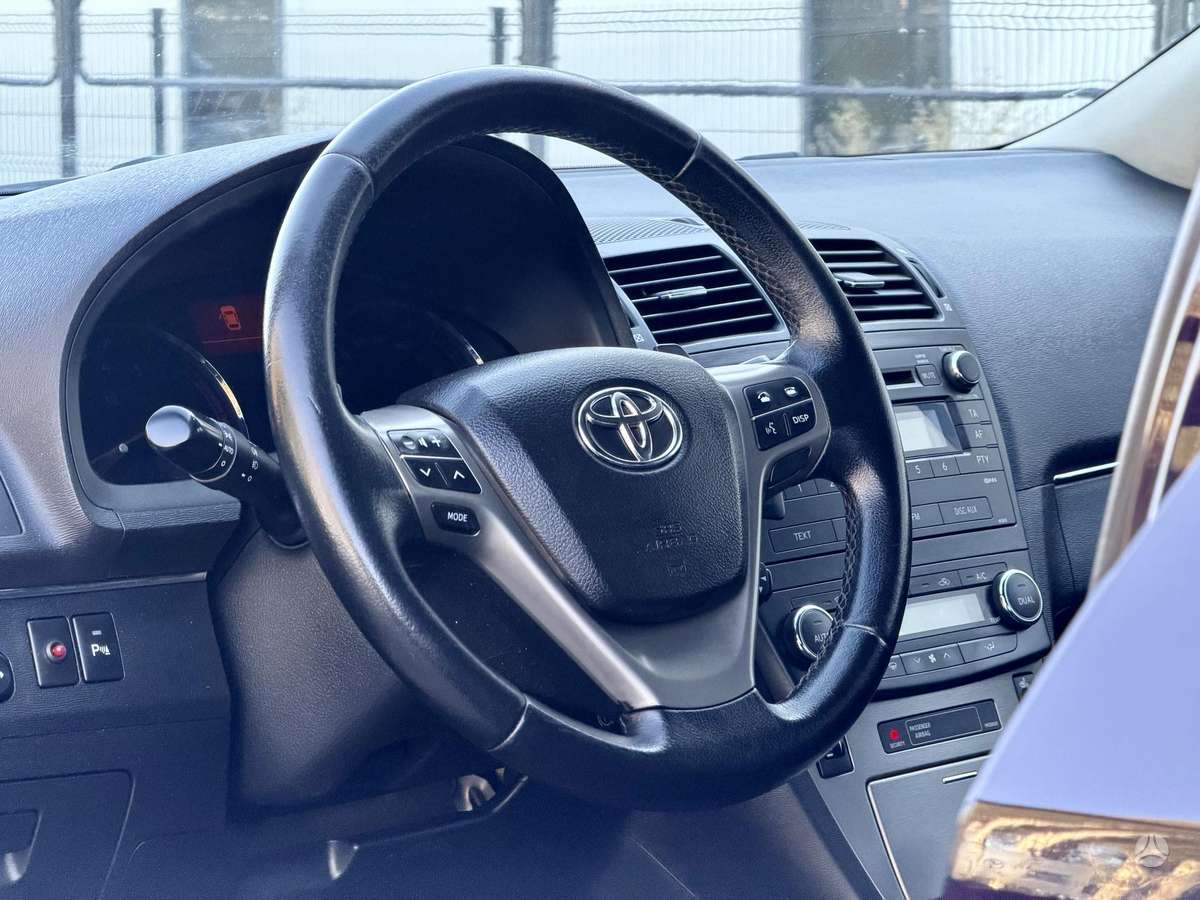 Toyota Avensis - 10