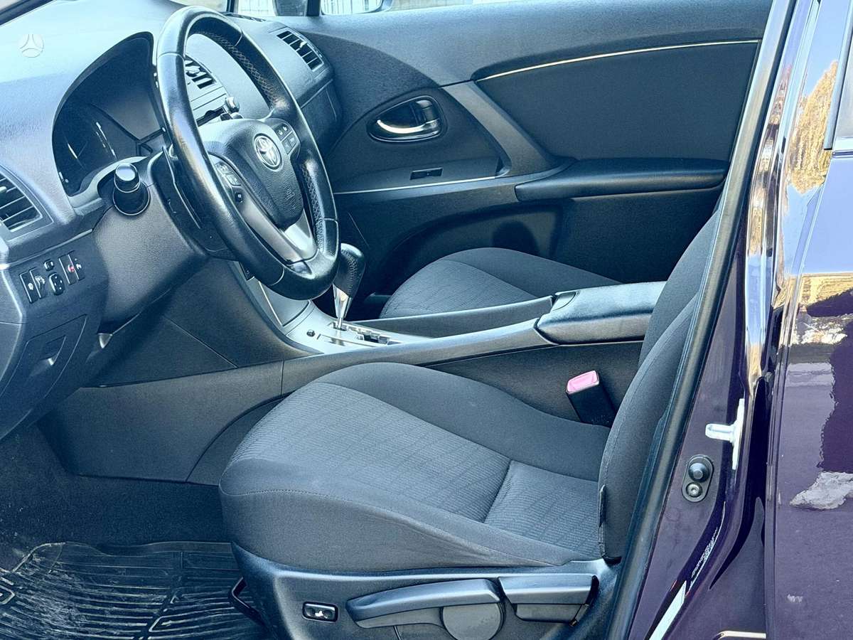 Toyota Avensis - 11