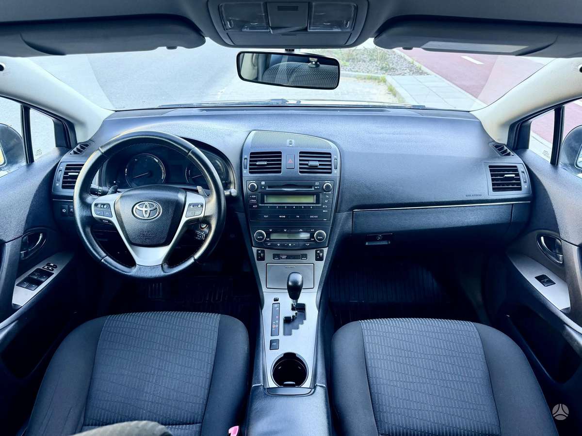 Toyota Avensis - 12