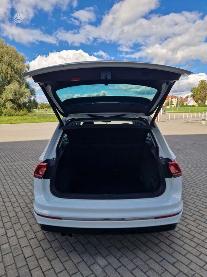 Volkswagen Tiguan - 10