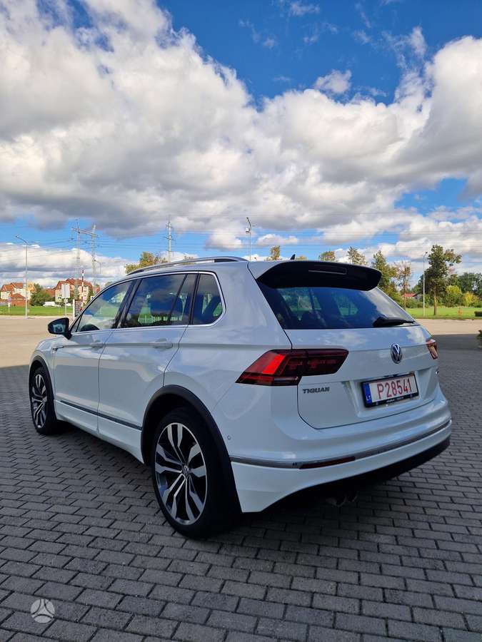 Volkswagen Tiguan - 8