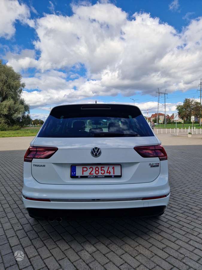 Volkswagen Tiguan - 9