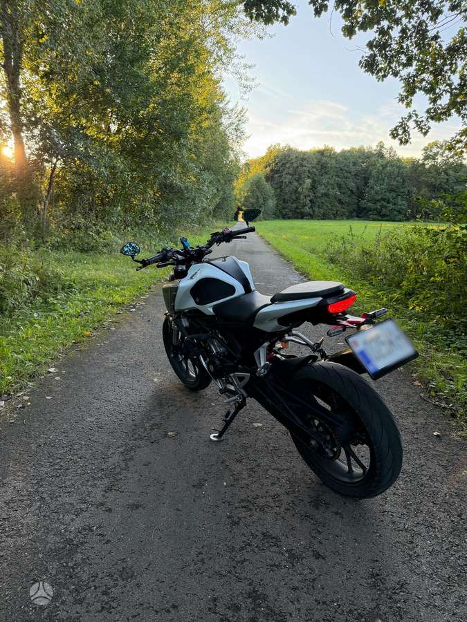 Honda CB 125cc, street / classic