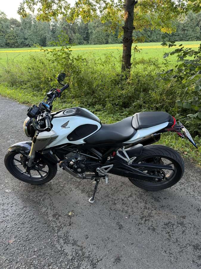 Honda CB 125cc, street / classic