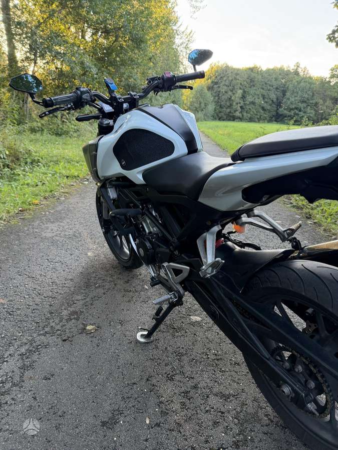 Honda CB 125cc, street / classic