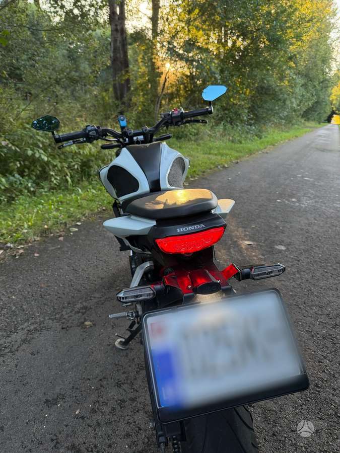 Honda CB 125cc, street / classic
