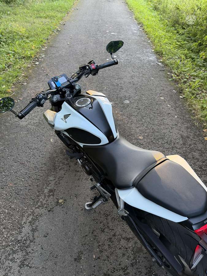 Honda CB 125cc, street / classic