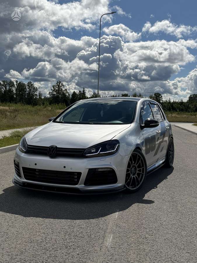 Volkswagen Golf - 2