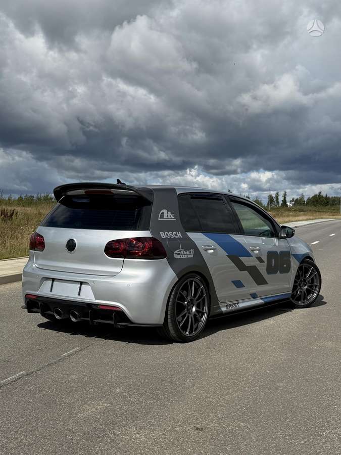 Volkswagen Golf - 4