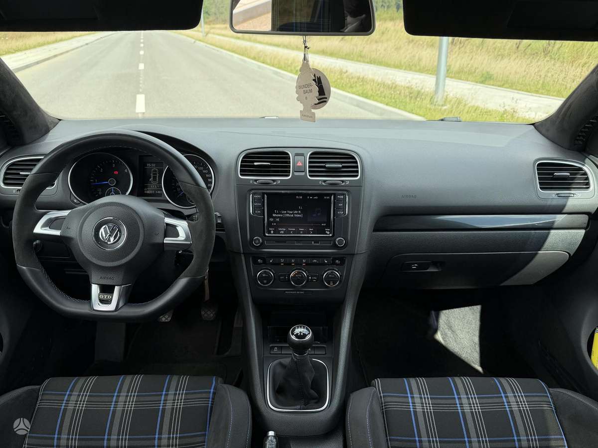 Volkswagen Golf - 12
